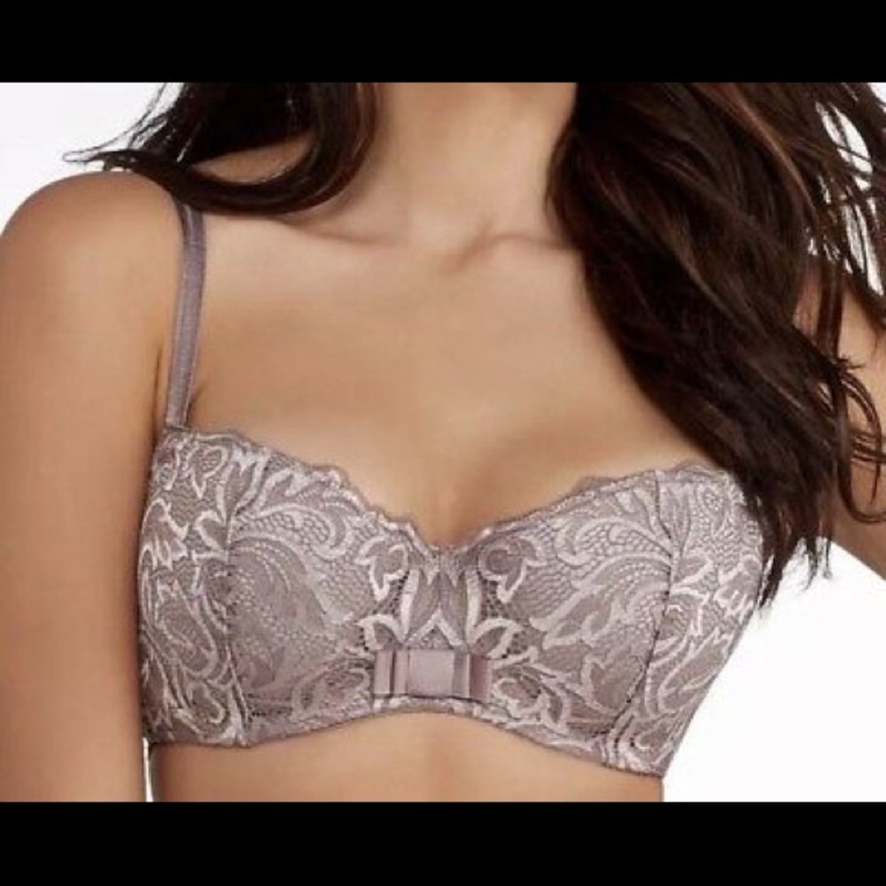 NWOT Paramour by Felina 34D lace bra in buff